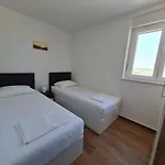 Appartement Adria *