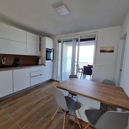 Adria Apartman *