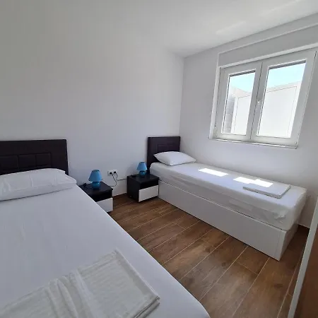 Adria Apartamento Nin