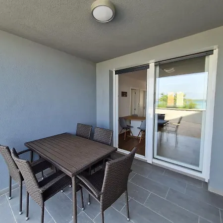 Adria Апартаменты *